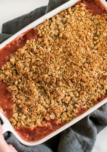 Rhubarb-Strawberry Crisp